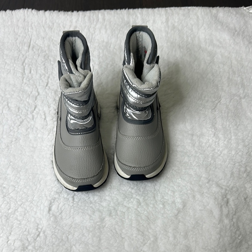 UGG Silver and Gray Boots with Cushioned Comfort - Picture 4 of 9
